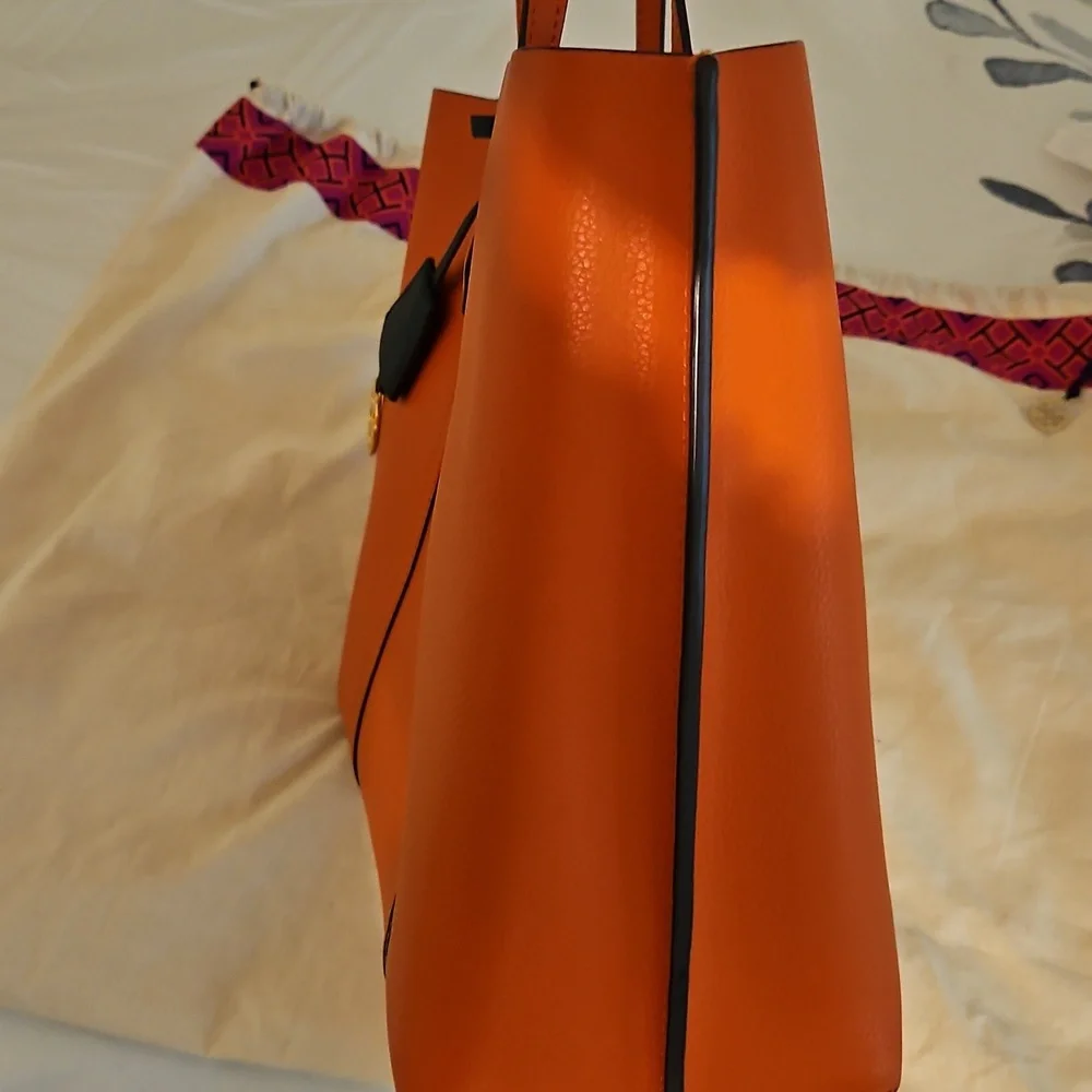 NWOTs Tory Burch Perry Triple Compartment Tote. - Picture 8 of 12
